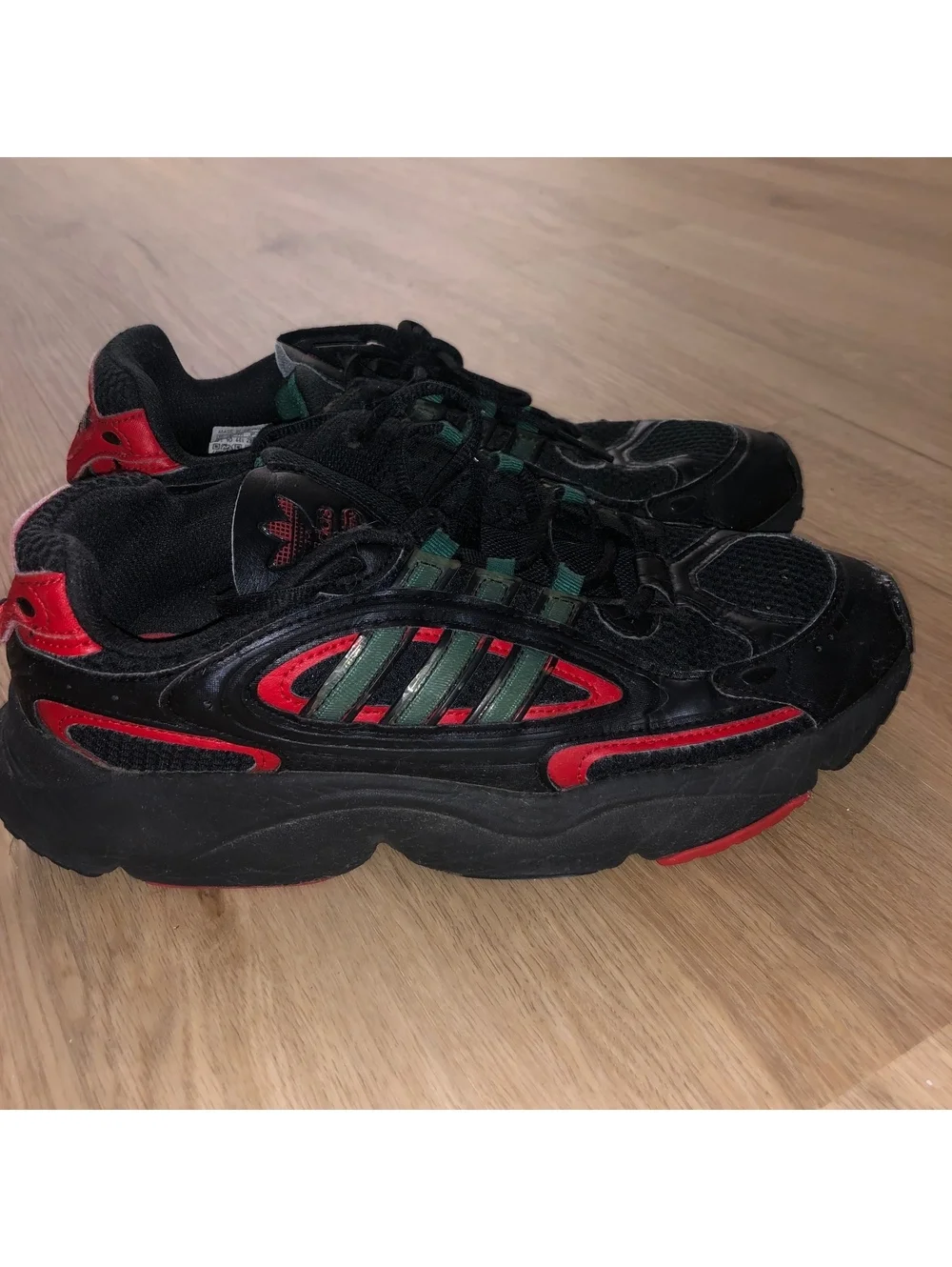 ADIDAS OZMILLEN ORIGINALS BLACK RED TRAINING RUNNING SHOES GREEN MENS SIZE 10.5
